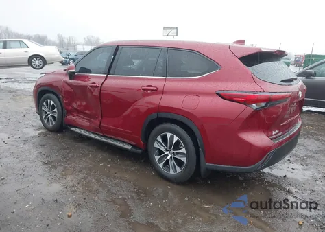 2022 Toyota Highlander Xle из США, поврежденный, VIN 5TDGZRAHXNS138663